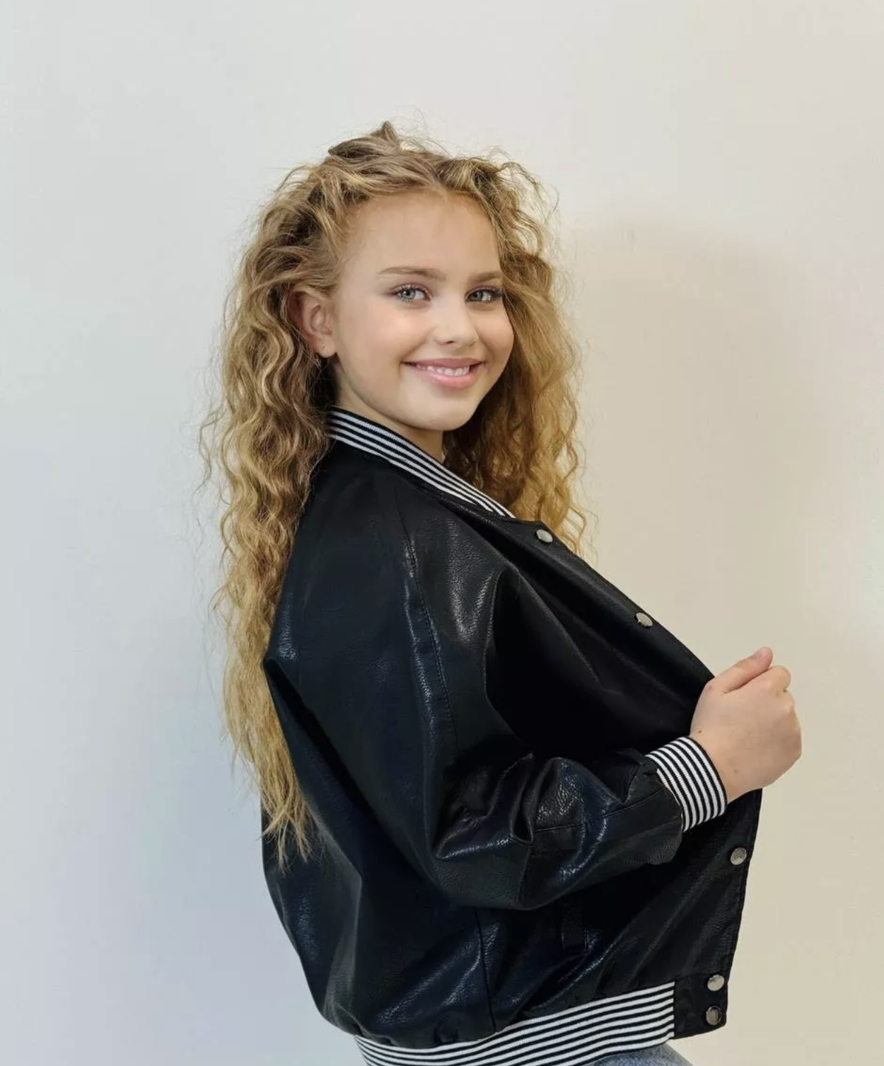 картинка Куртка от магазина Одежда+