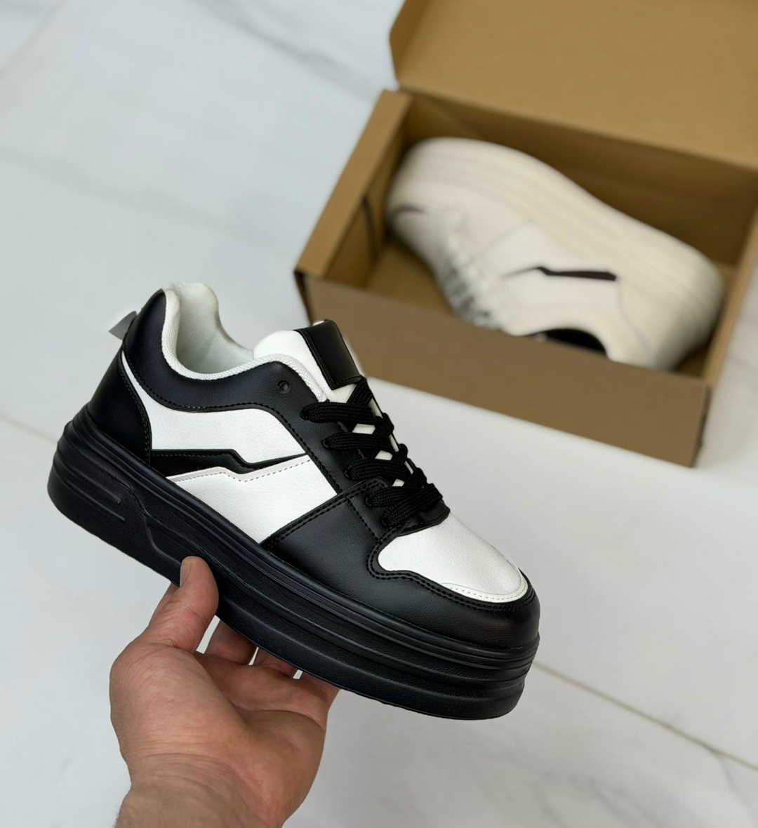 фото весенние женские кроссовки оптом