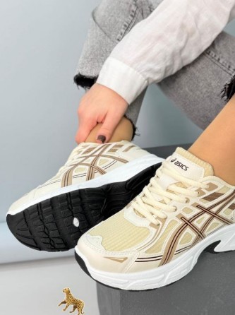 фото весенние женские кроссовки оптом