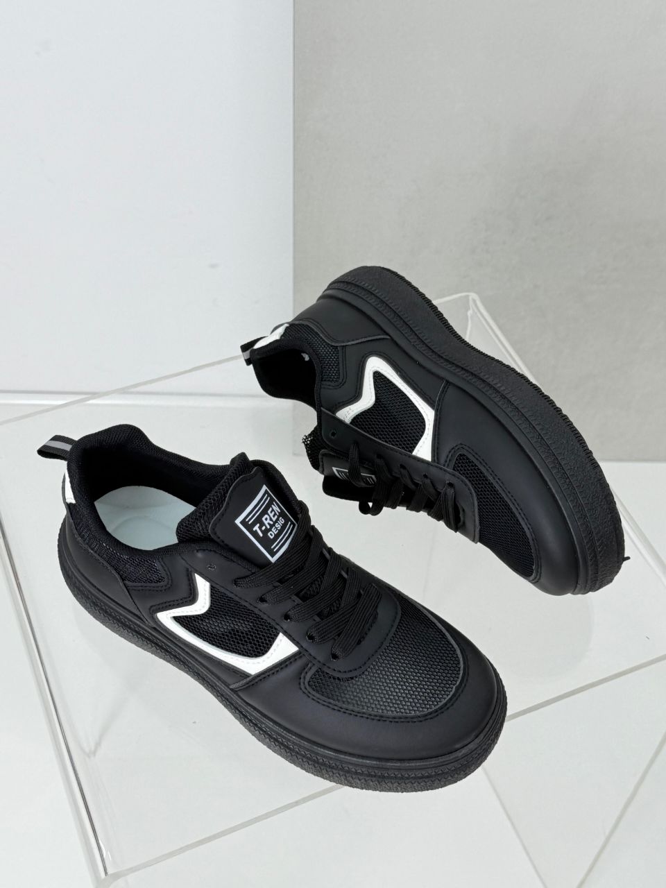 фото весенние женские кроссовки оптом