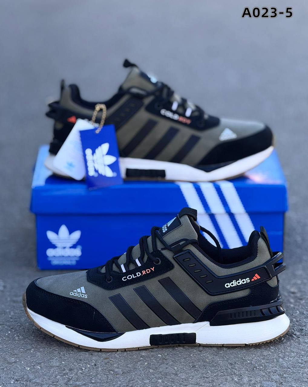 фото мужские осенние кроссовки adidas 772954 оптом