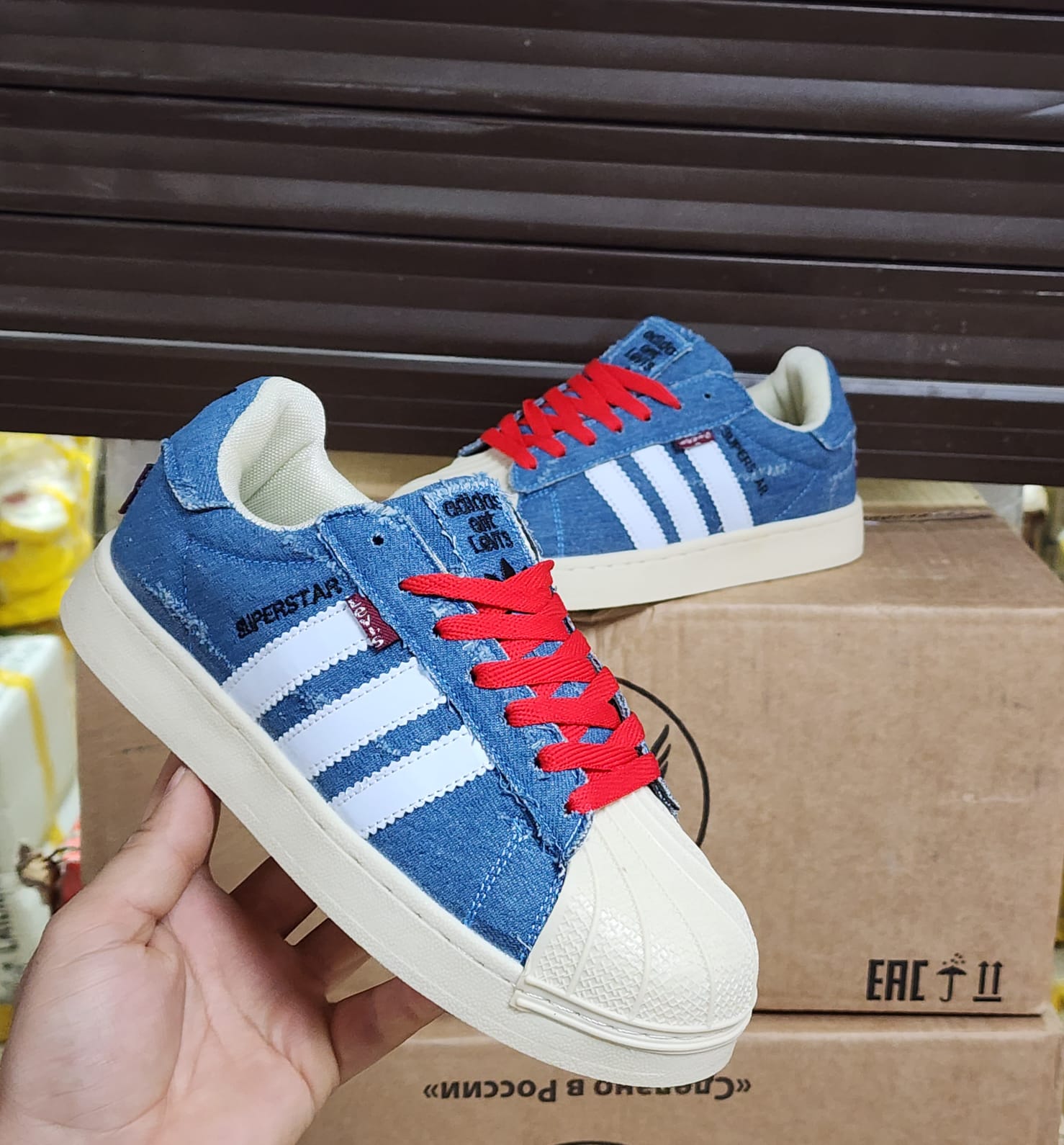 фото женские кроссовки adidas из джинсовой ткани 739363 оптом