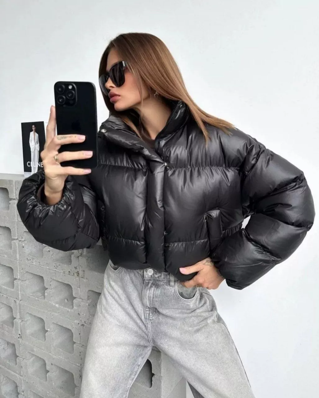 картинка Стильная короткая дутая куртка чёрного цвета от магазина Одежда+
