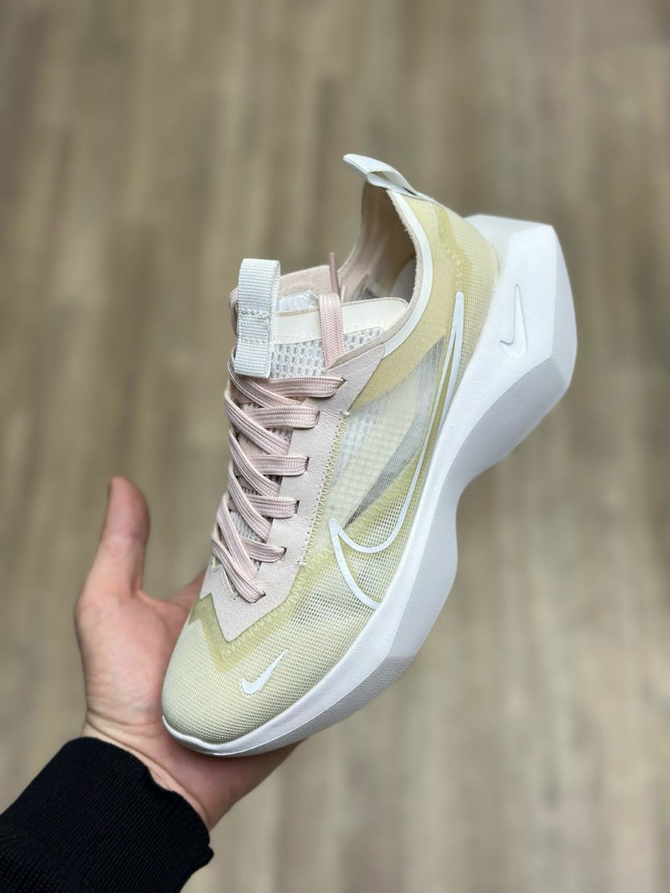 фото весенние женские кроссовки оптом