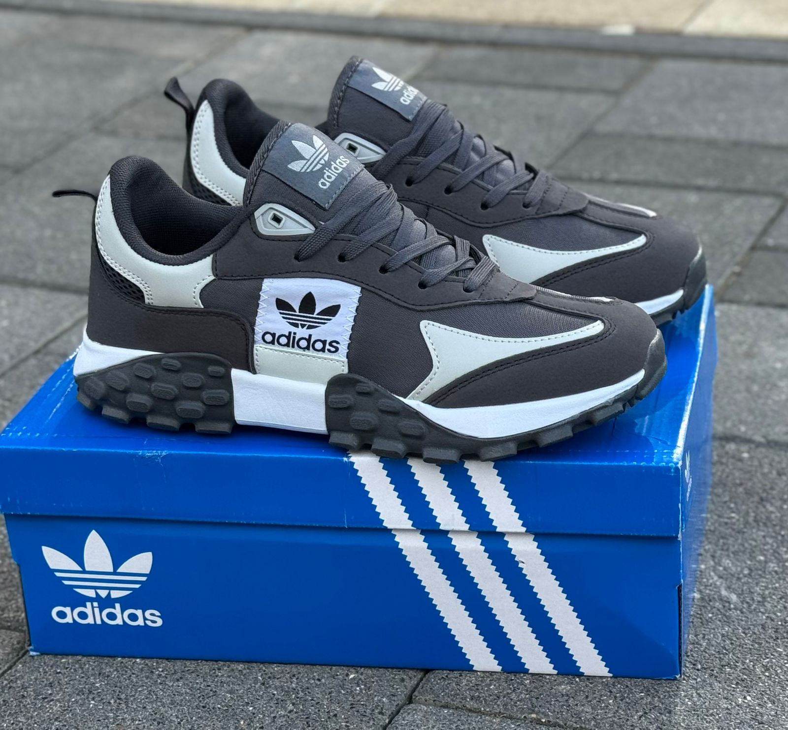 фото Мужские весенние кроссовки Adidas 210823 оптом с доставкой