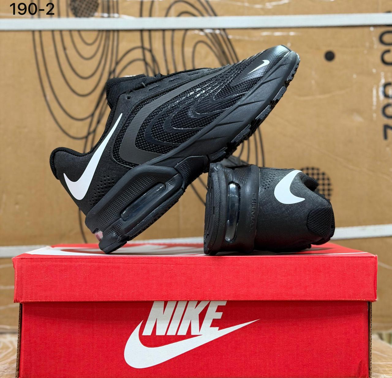 фото мужские черные кроссовки nike 567713 оптом
