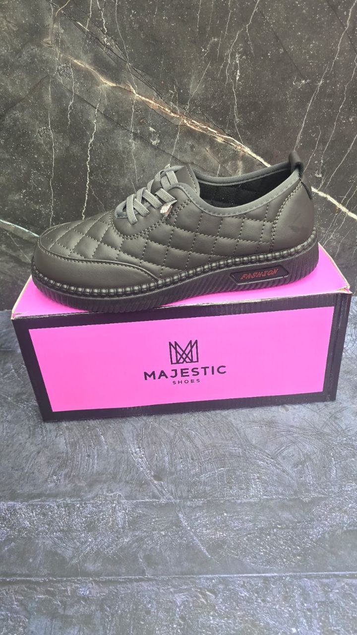 фото весенние женские кроссовки оптом