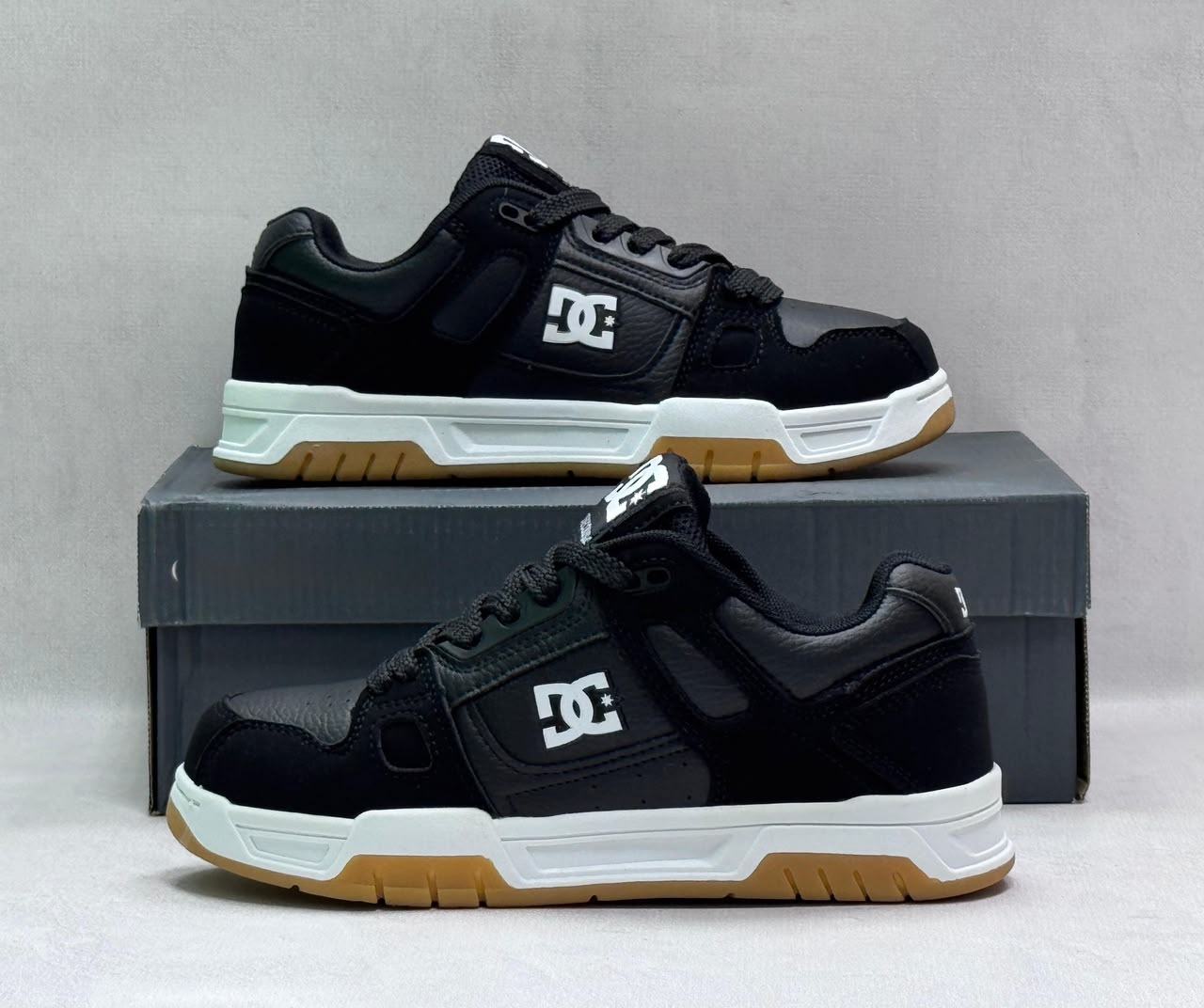 фото мужские черные кроссовки dc shoes 619956 оптом