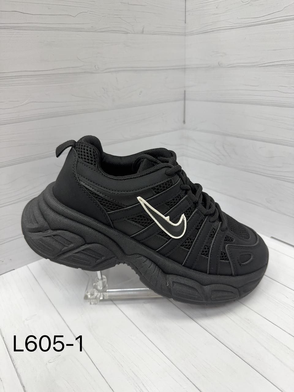 фото весенние женские кроссовки оптом