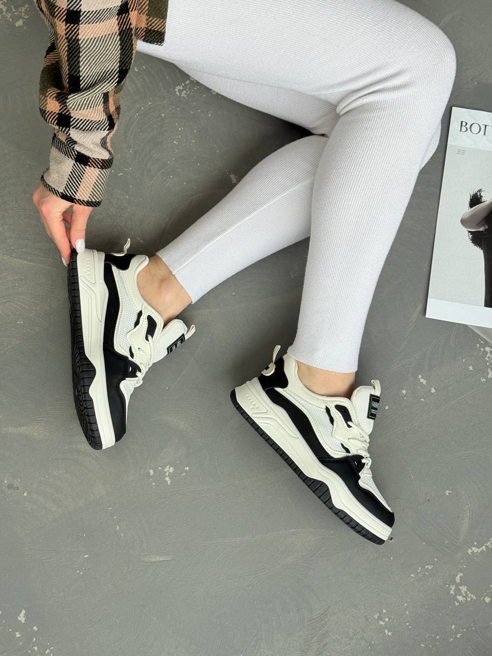 фото весенние женские кроссовки оптом