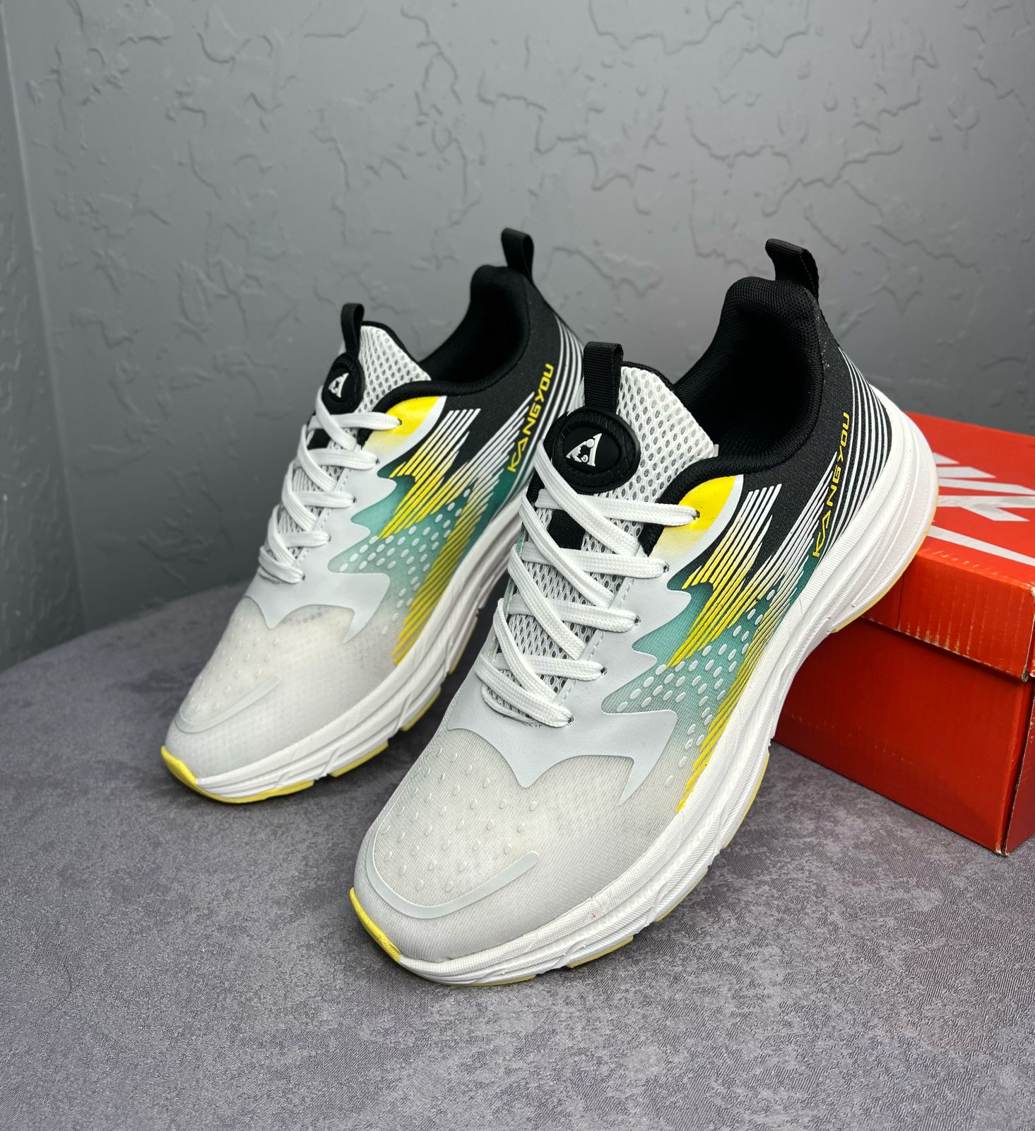 фото весенние мужские кроссовки оптом с доставкой