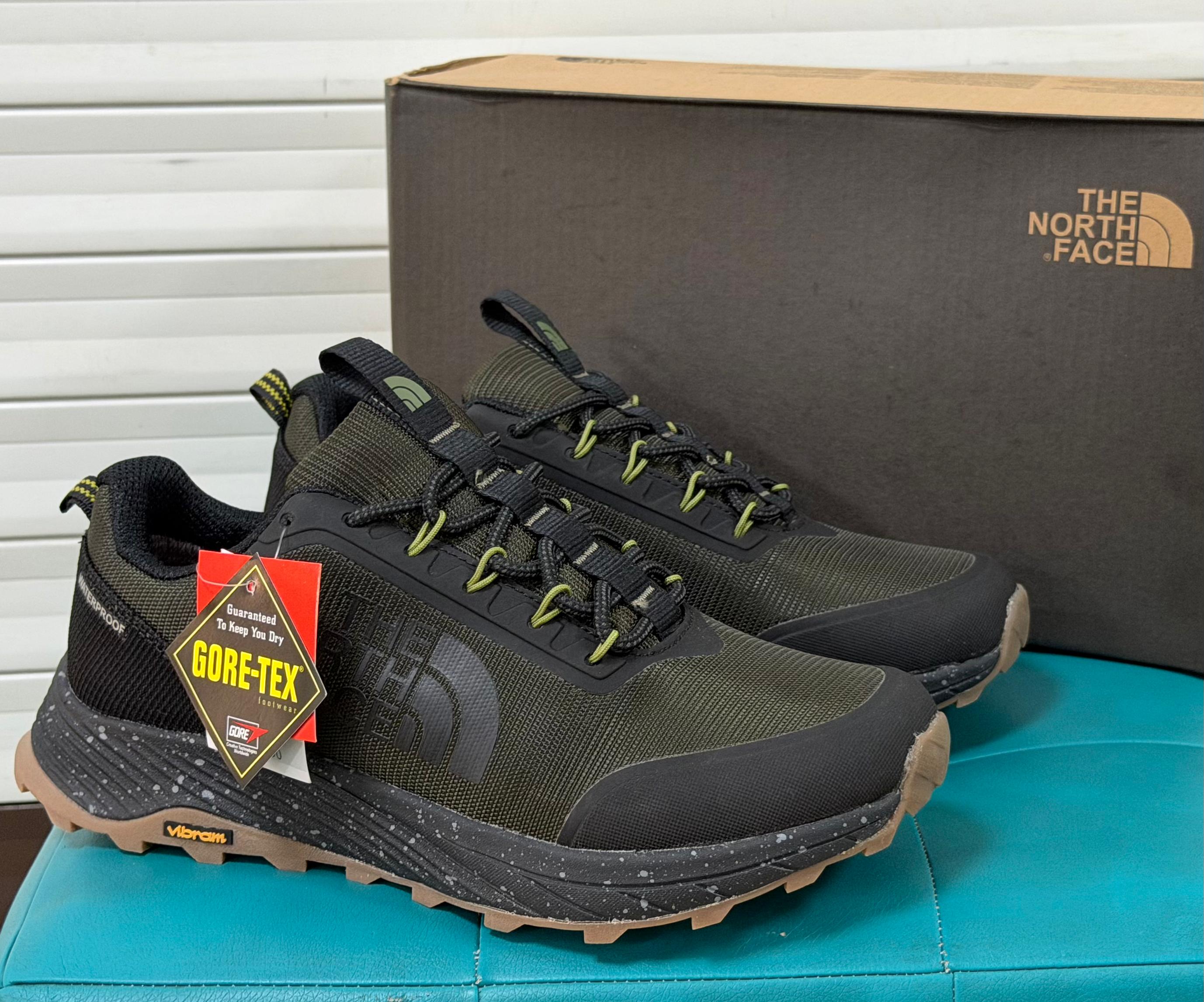 фото мужские зимние кроссовки с технологией gore-tex 152266 оптом