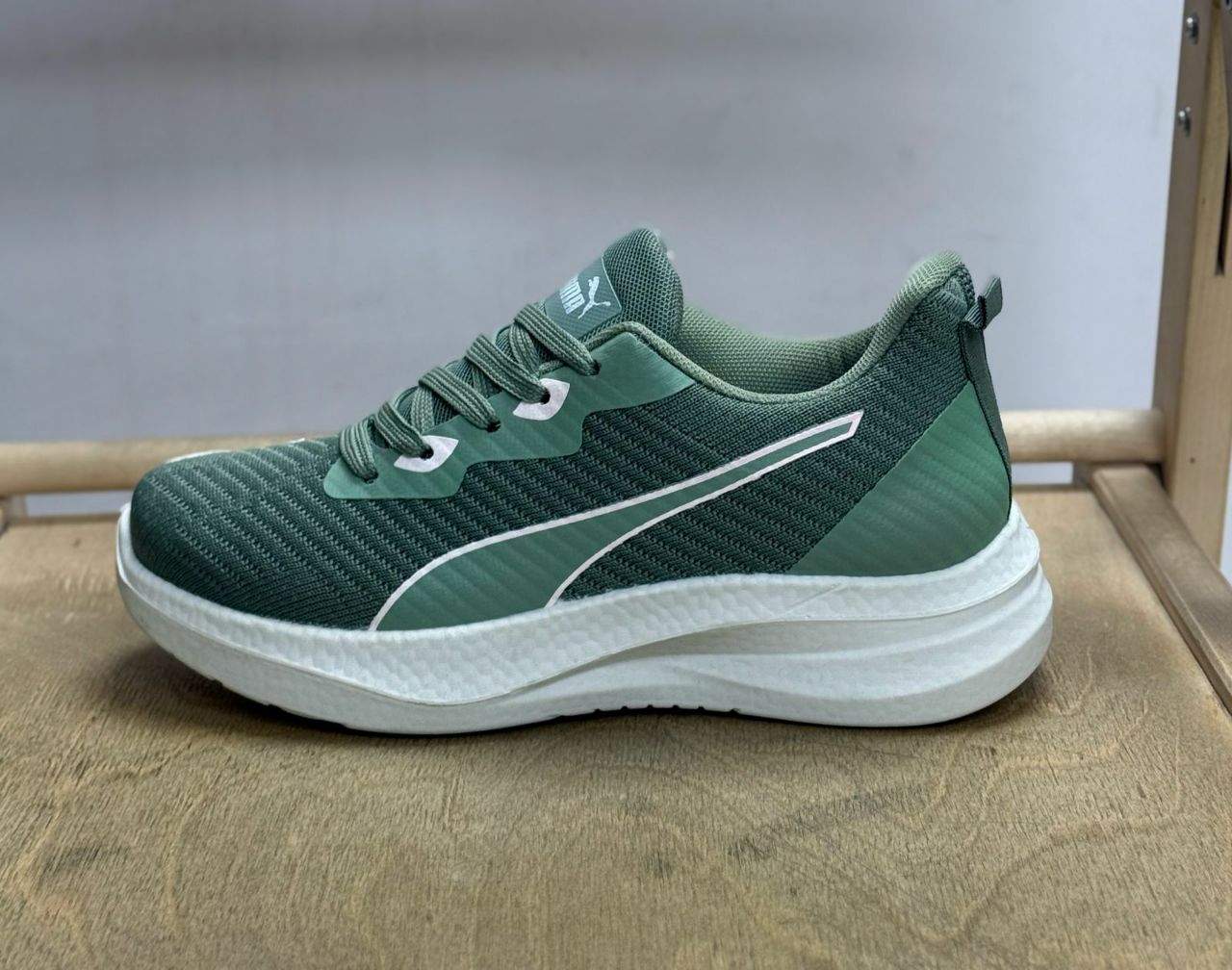 фото весенние женские кроссовки оптом