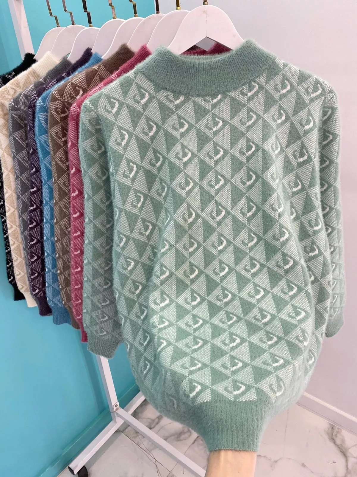 картинка Джемпер без выбора от магазина Одежда+