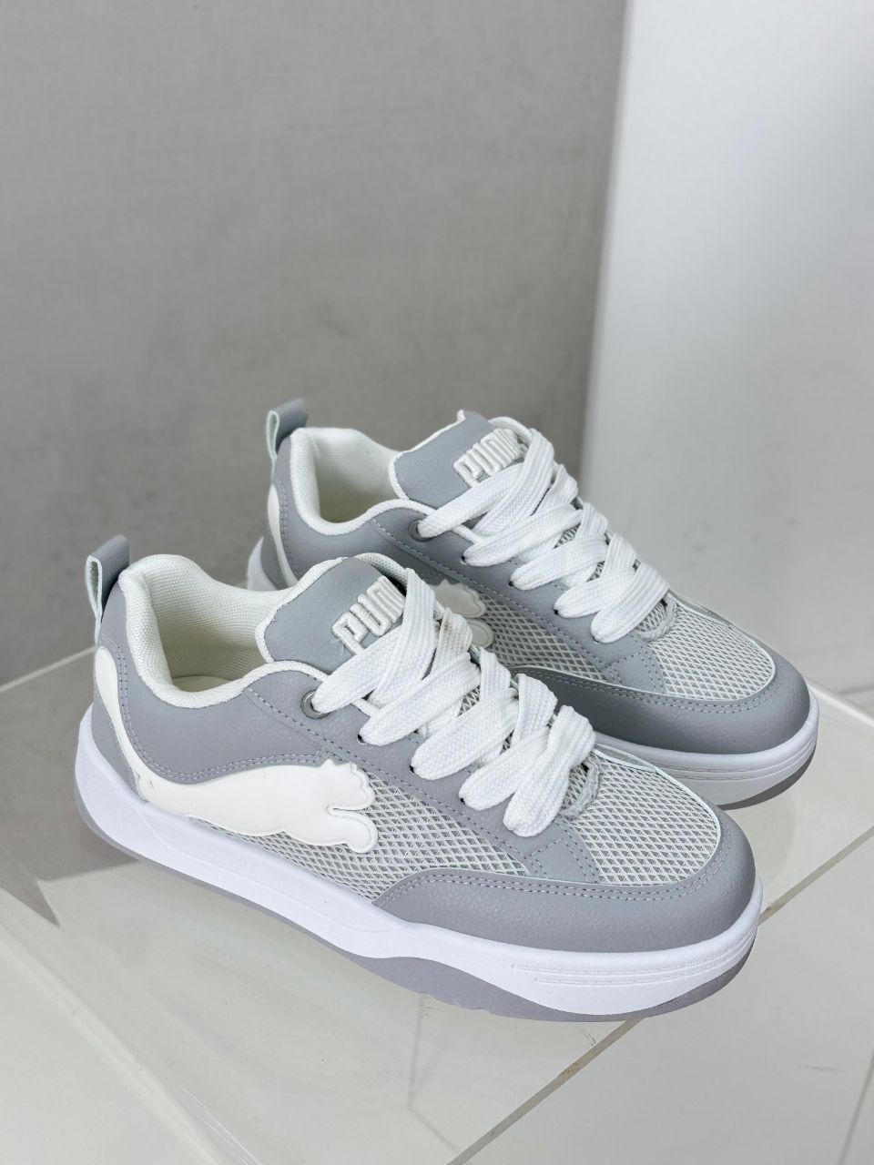 фото весенние женские кроссовки оптом