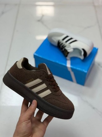 фото весенние женские кроссовки оптом