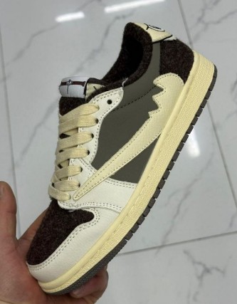 фото весенние женские кроссовки оптом