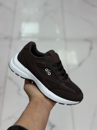 фото весенние женские кроссовки оптом