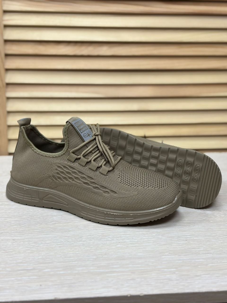 фото весенние мужские кроссовки оптом с доставкой