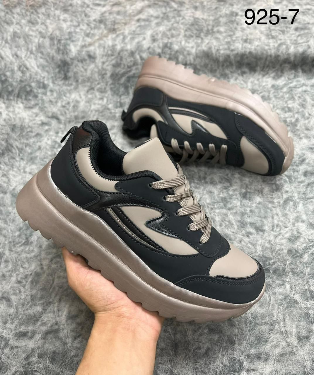 фото весенние женские кроссовки оптом