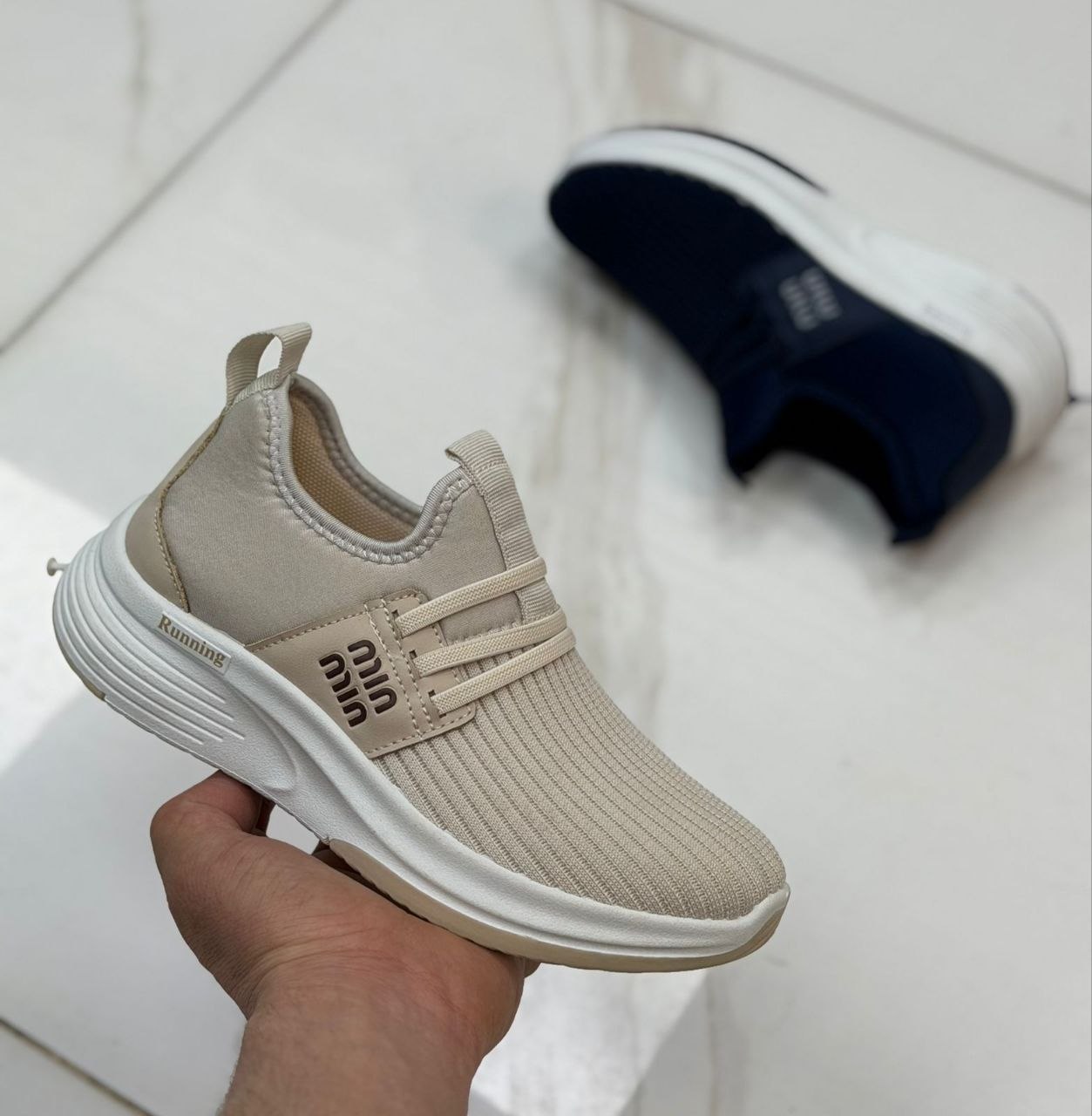 фото весенние женские кроссовки оптом