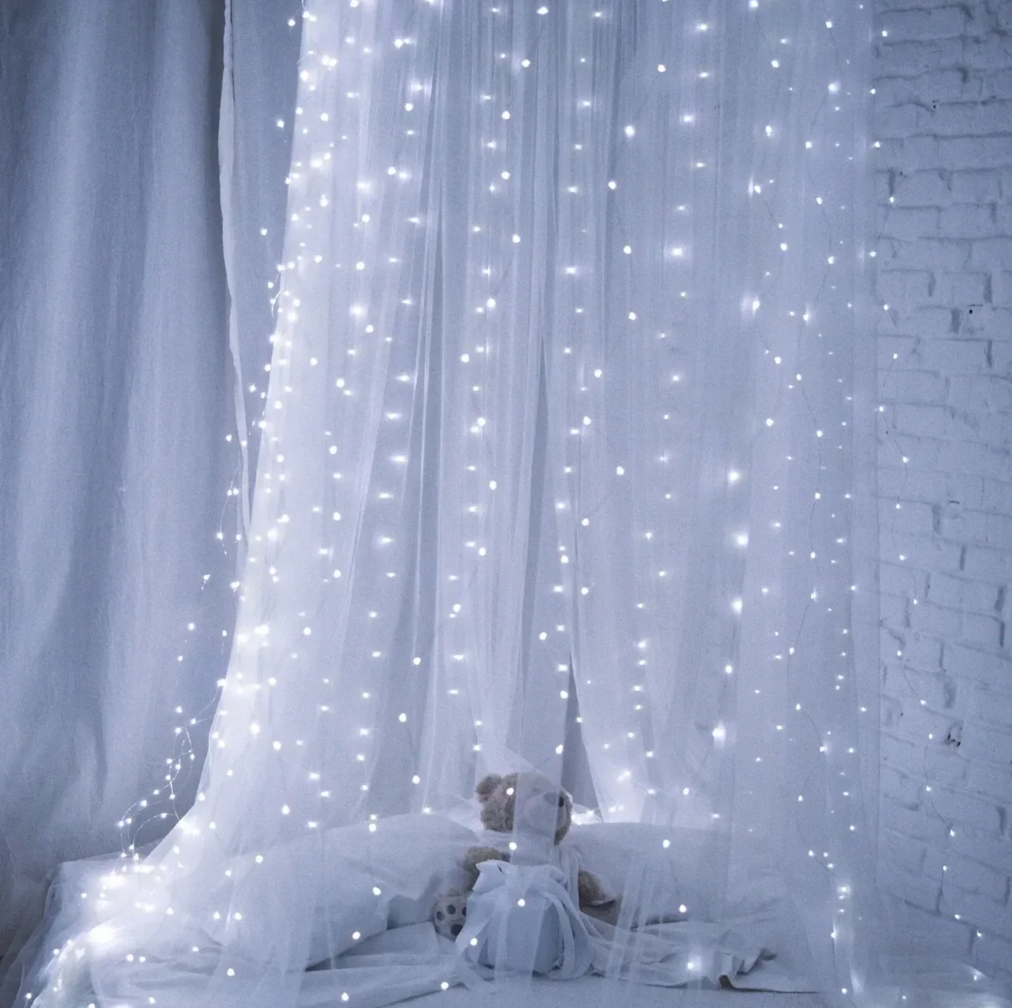 картинка Гирлянда "штора" 3х2 белая от магазина Одежда+