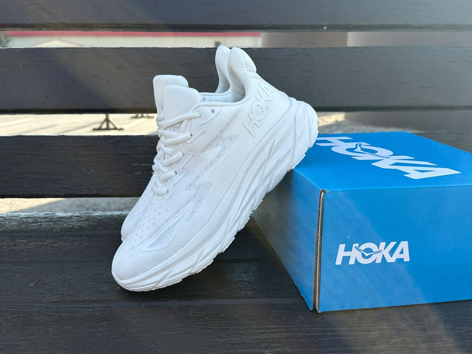 картинка Мужские белые кроссовки Hoka 270501 от магазина Одежда+