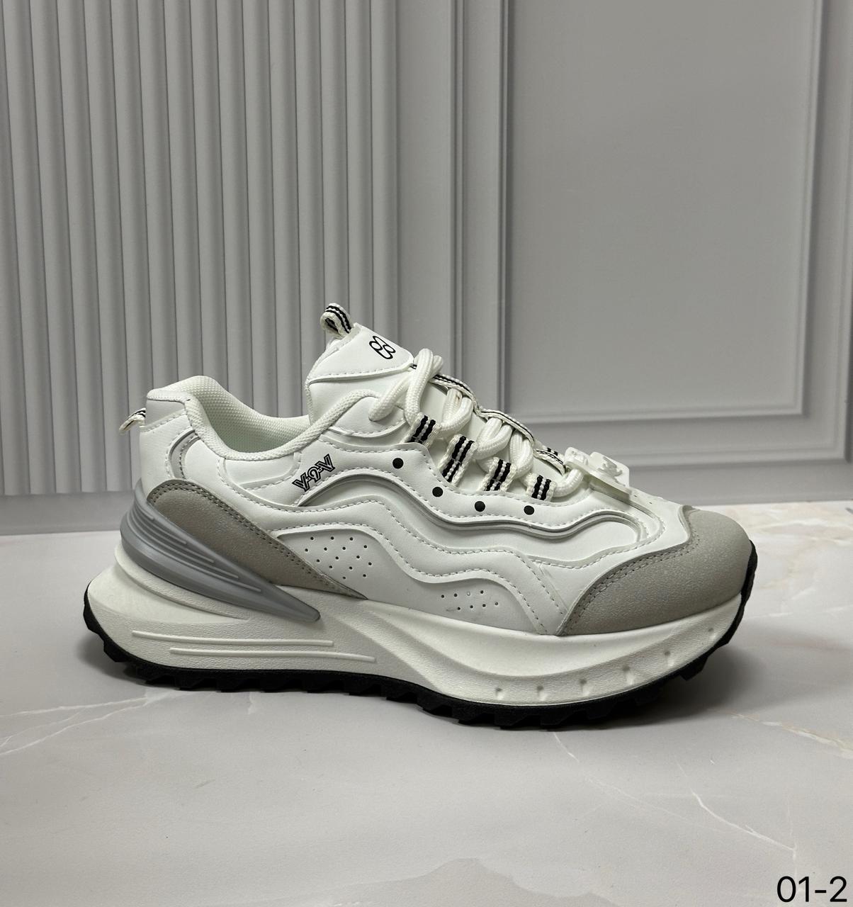 фото весенние женские кроссовки оптом