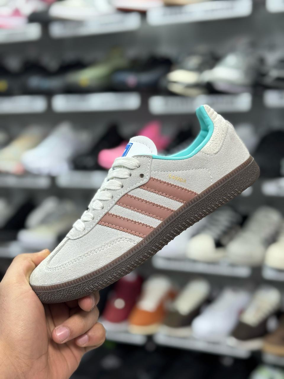 фото весенние женские кроссовки оптом