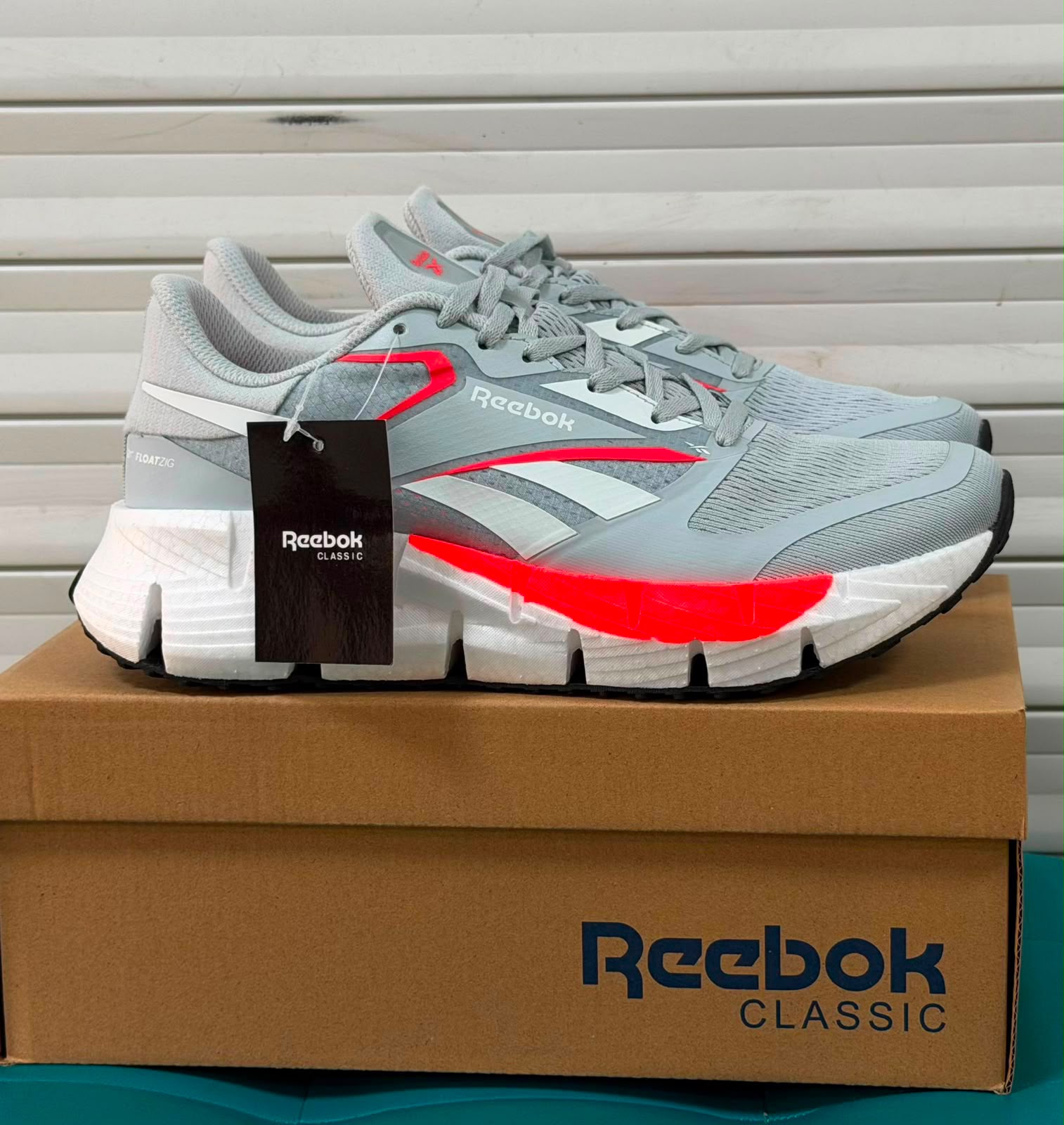 фото мужские осенние кроссовки reebok classic 169832 оптом