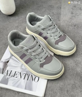 фото весенние женские кроссовки оптом