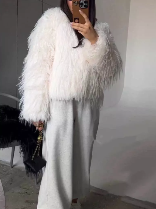 картинка Шуба от магазина Одежда+