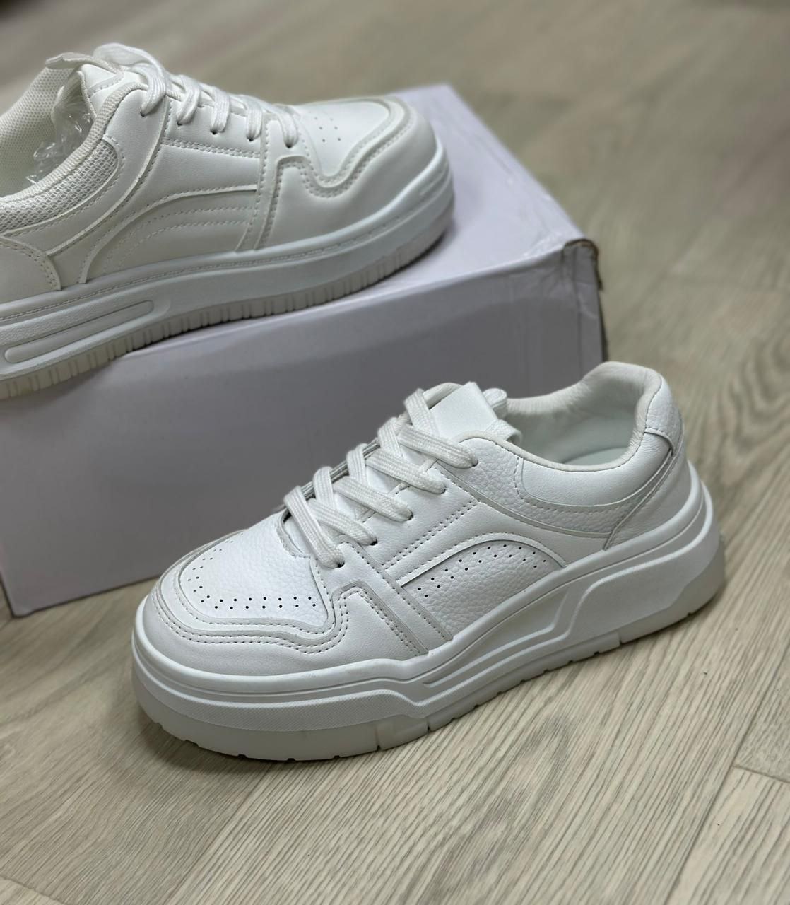 фото весенние женские кроссовки оптом