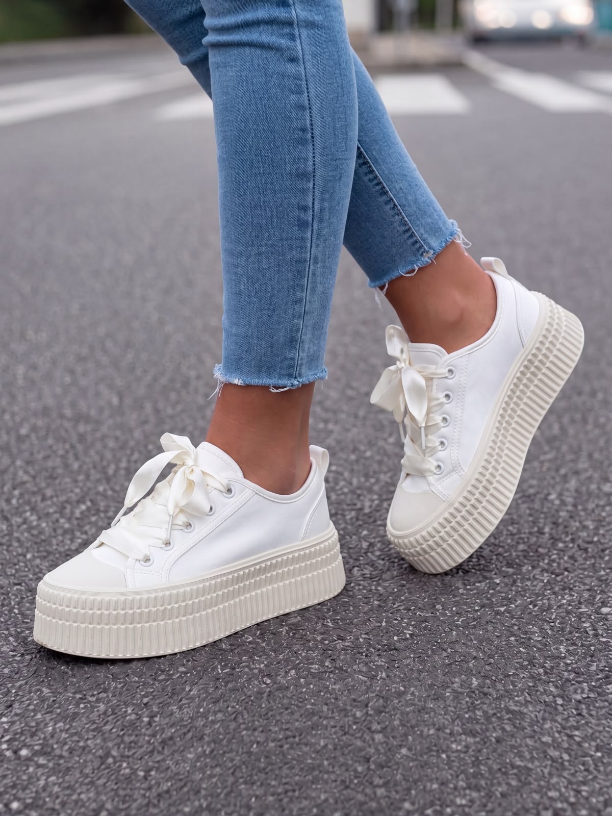 фото женские белые sneakers с бантом 273816 оптом