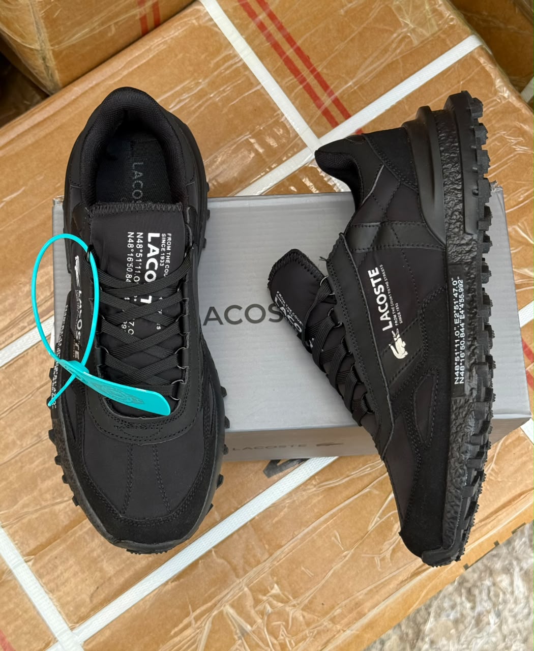 фото мужские осенние кроссовки с рельефной подошвой 400391 оптом