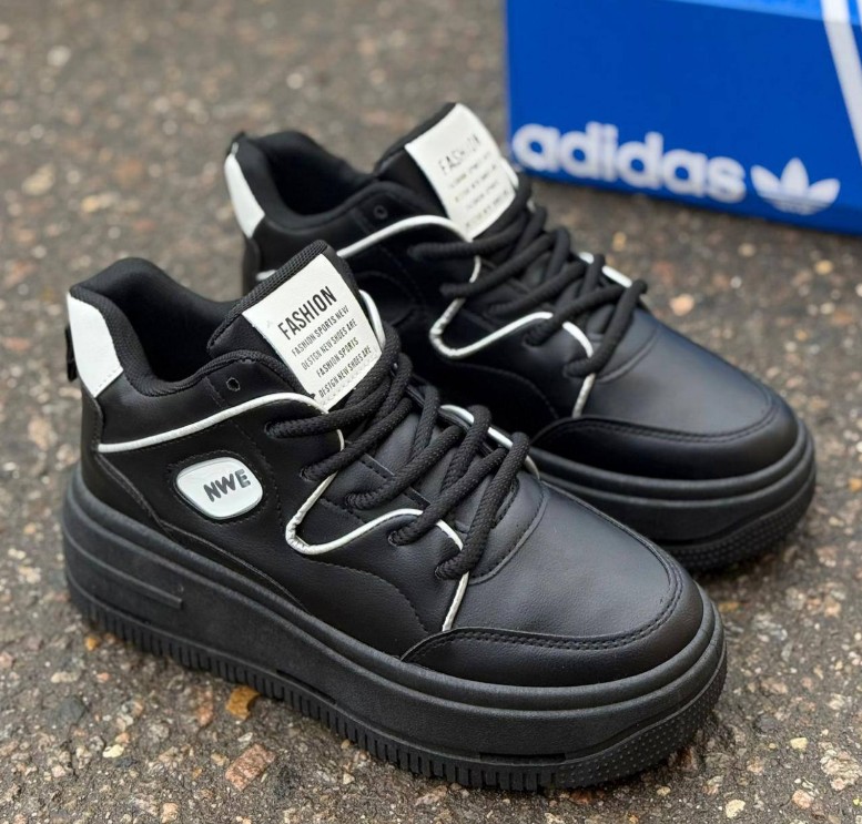 фото весенние женские кроссовки оптом