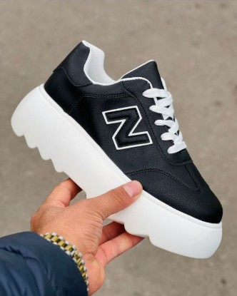 фото весенние женские кроссовки оптом