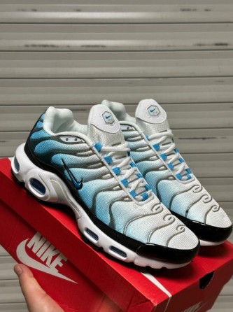 фото весенние мужские кроссовки оптом с доставкой