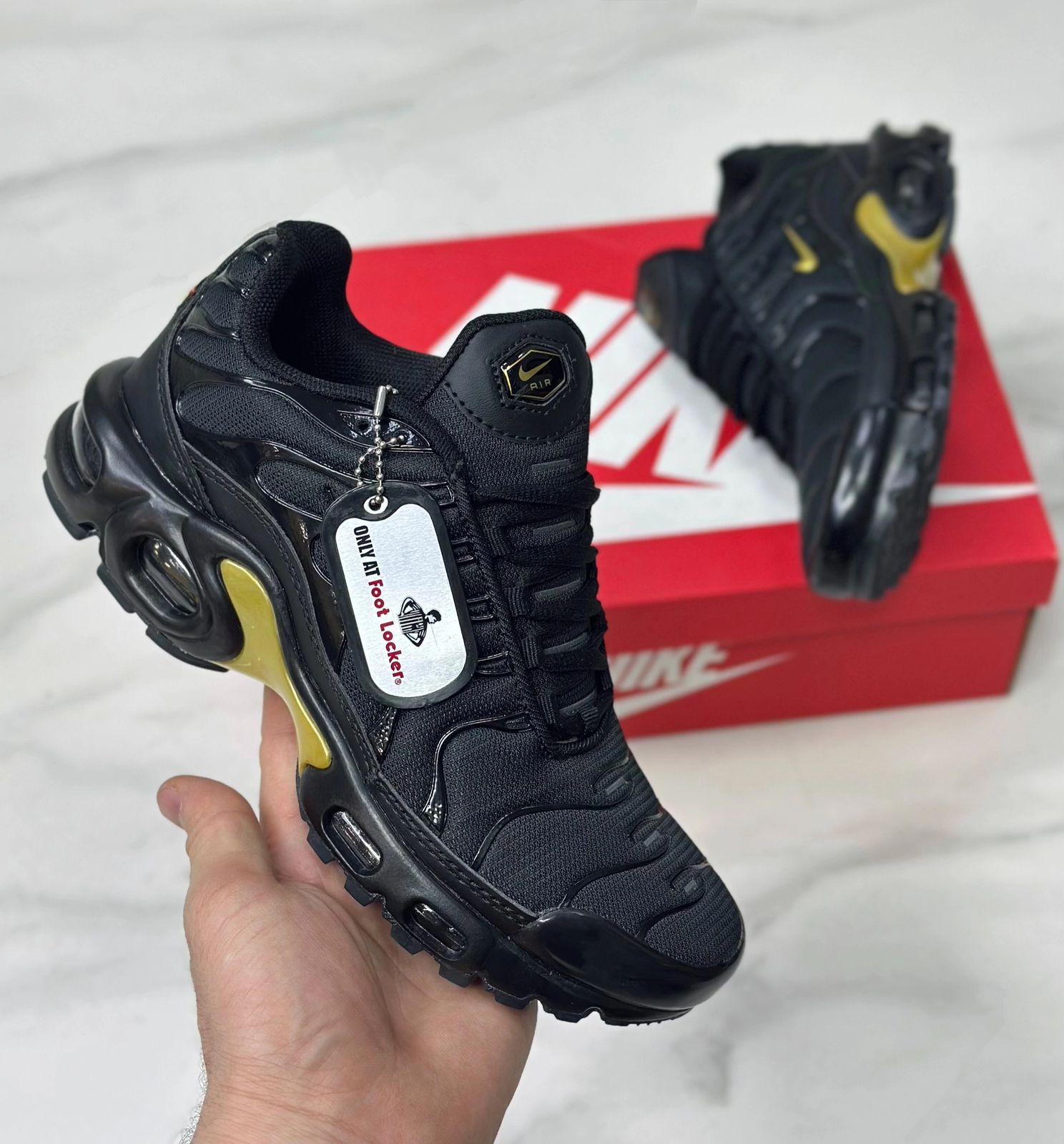 фото весенние женские кроссовки оптом