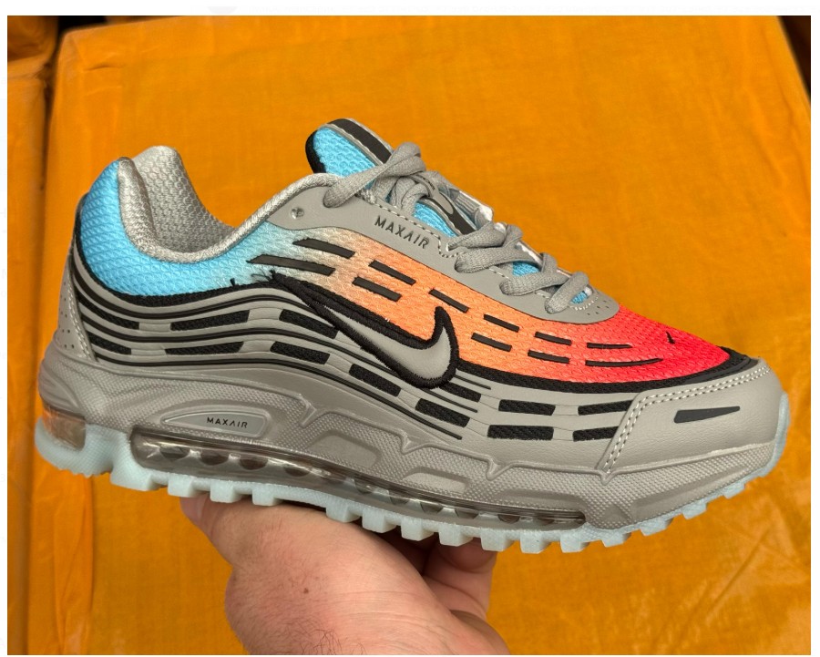 фото весенние женские кроссовки оптом