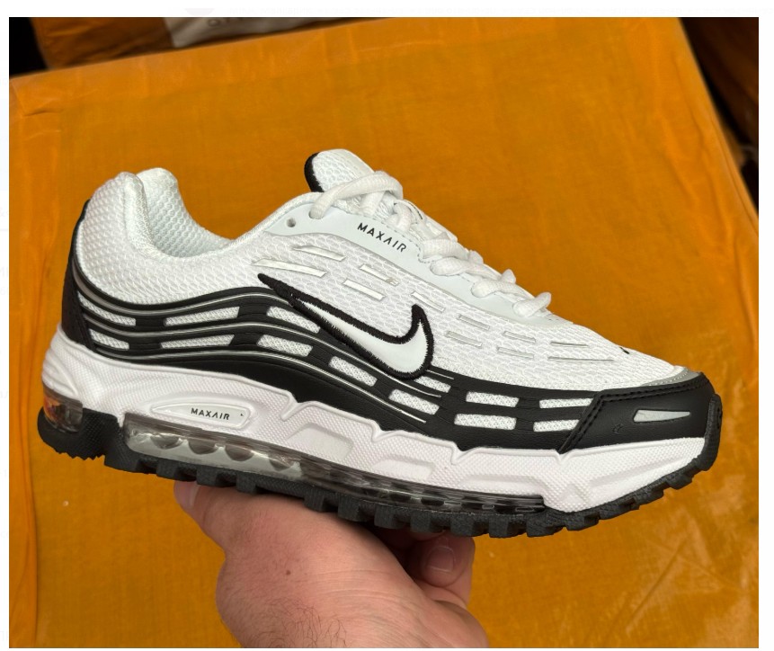 фото весенние женские кроссовки оптом