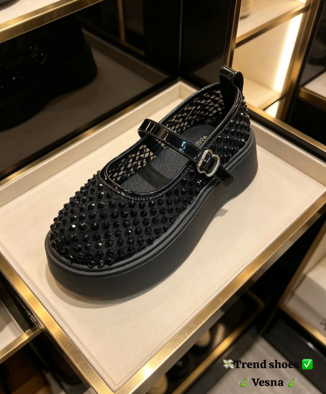 фото женские весенние черные лоферы с embellishment 271451 оптом Москва