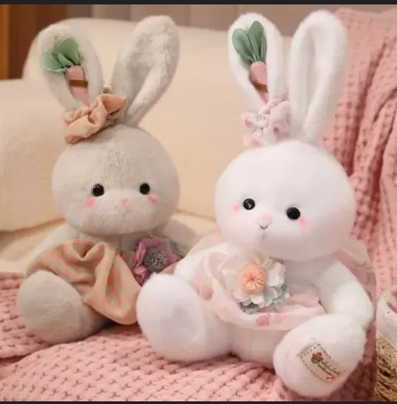 картинка Мягкая игрушка "Зайка в платье" 25*30см от магазина Одежда+