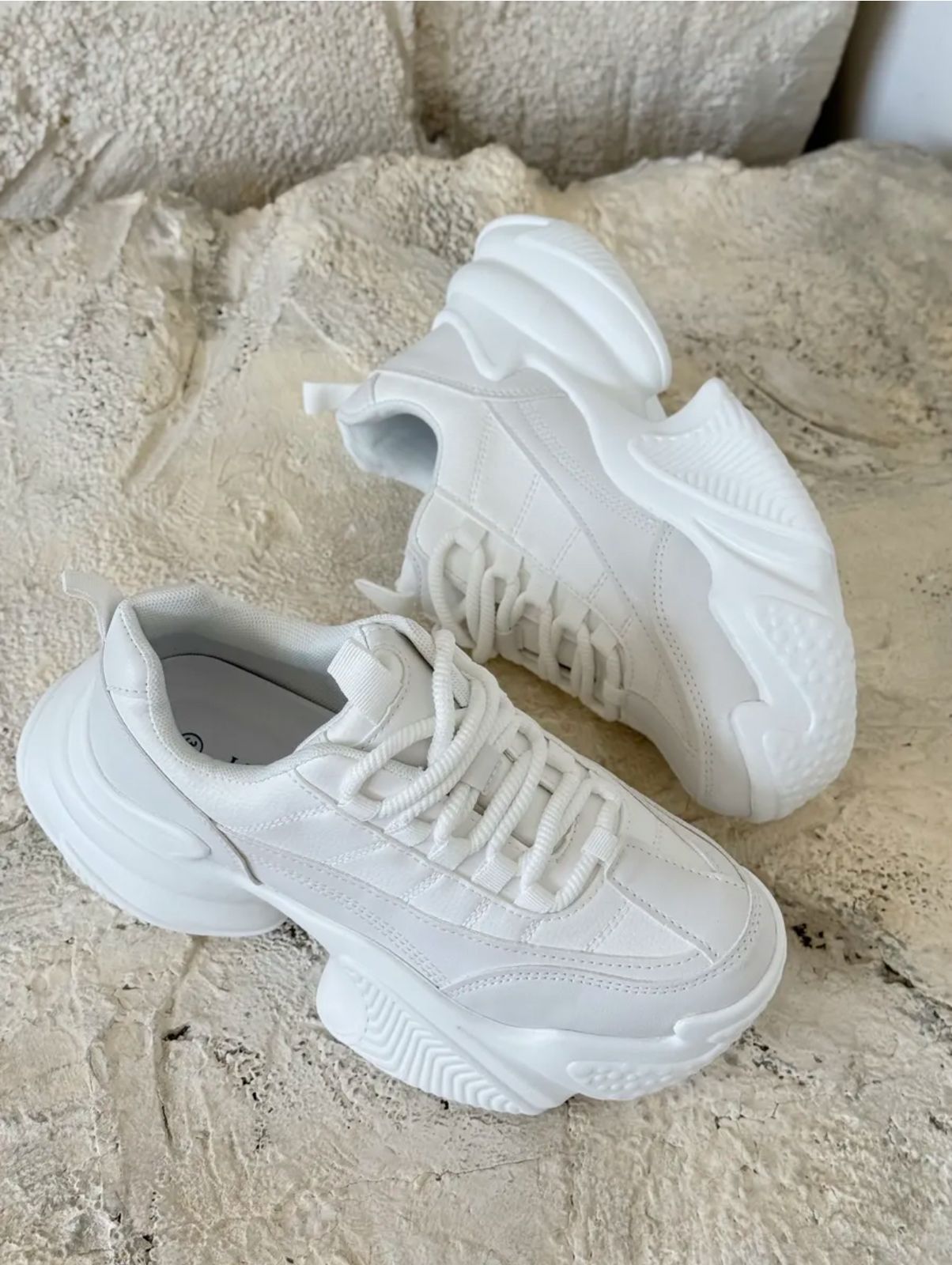 фото весенние женские кроссовки оптом