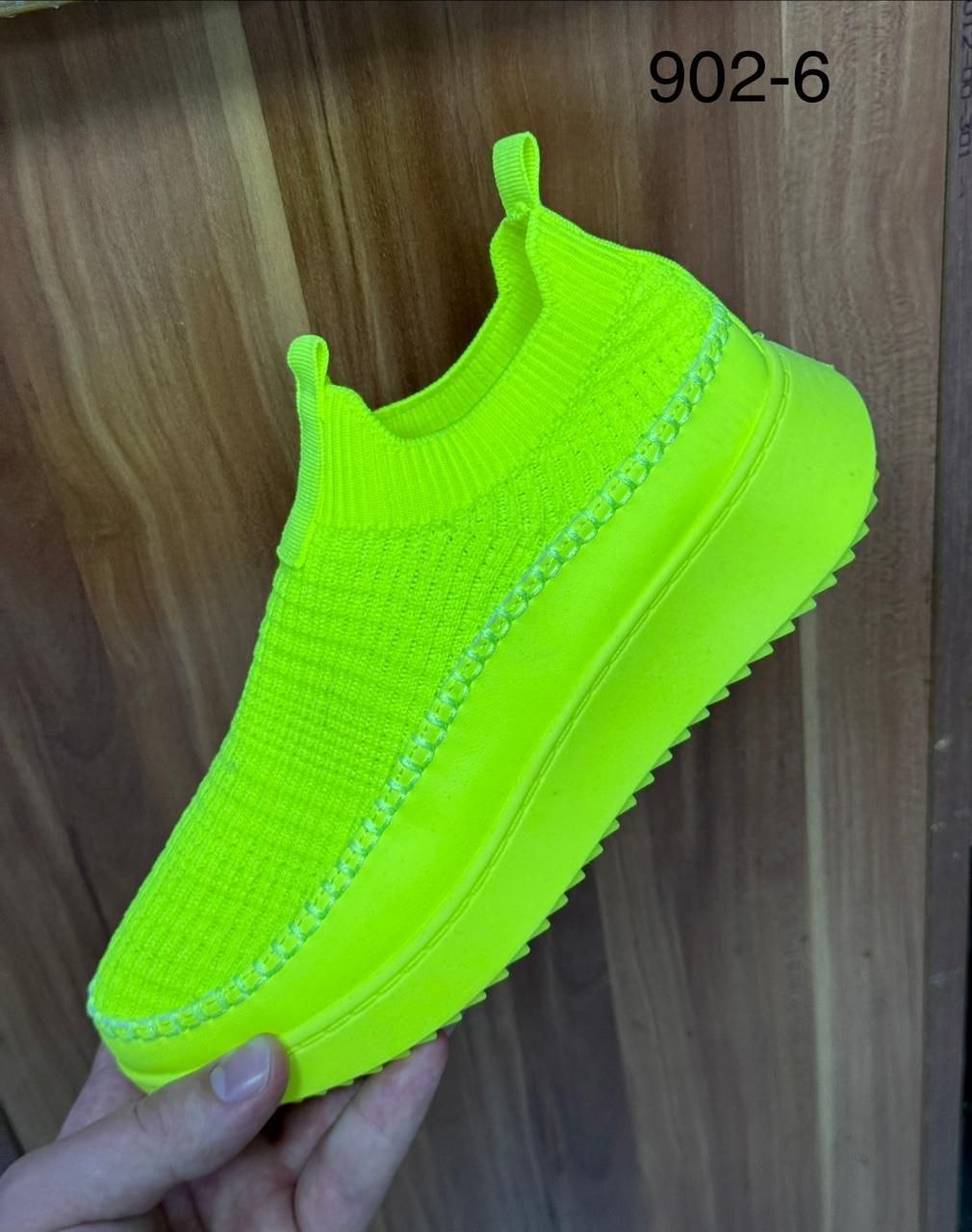 фото весенние женские кроссовки оптом