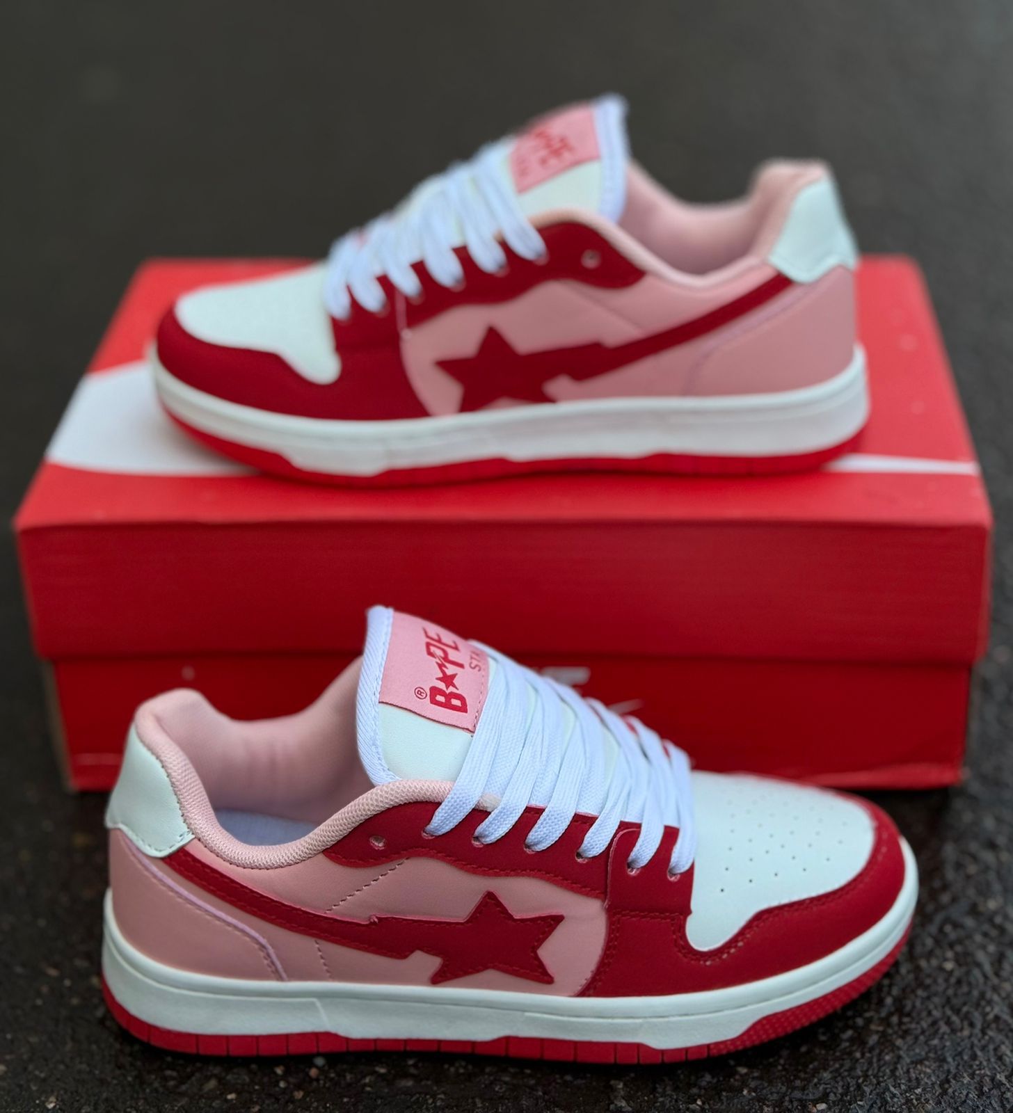 фото женские красные кроссовки 771956 оптом