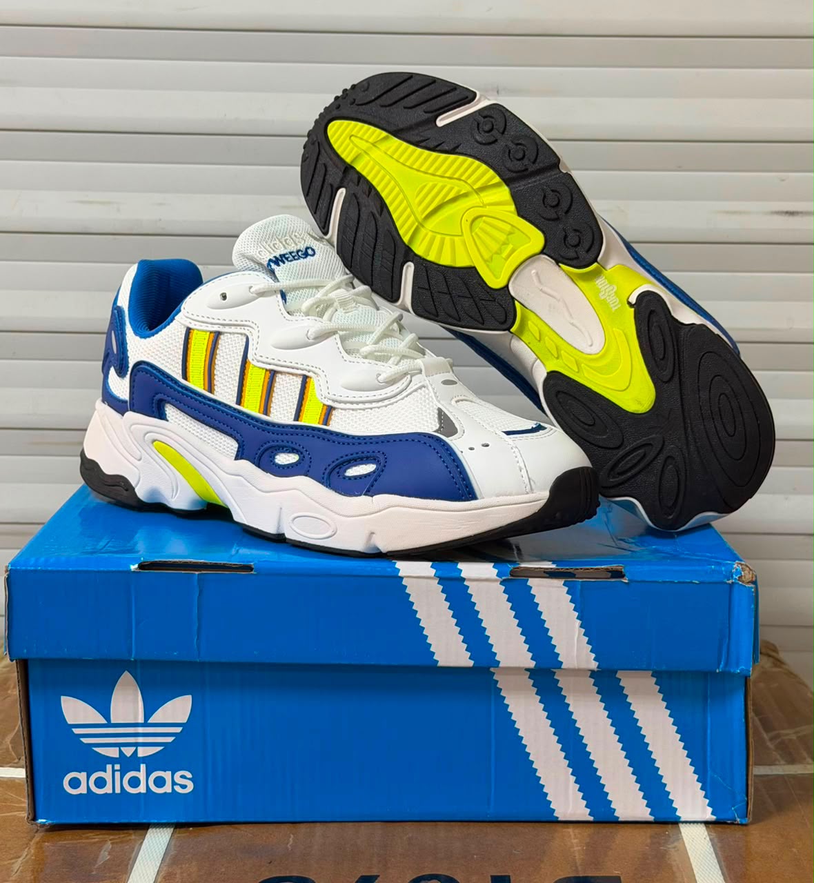 фото Мужские кроссовки Adidas 232308 оптом с доставкой