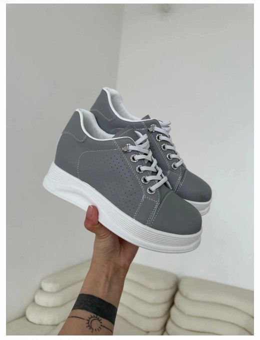 фото весенние женские кроссовки оптом