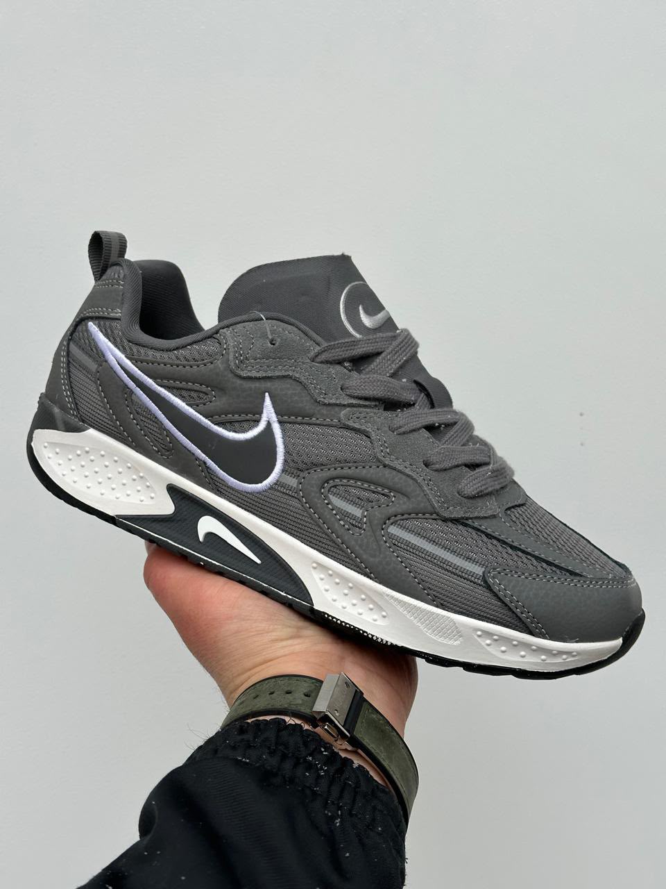 фото Мужские кроссовки Nike бежевые 131272 оптом с доставкой