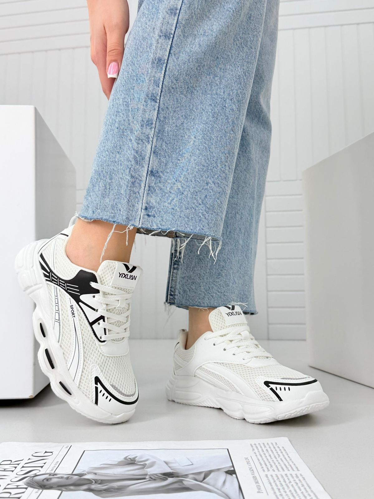 фото весенние женские кроссовки оптом